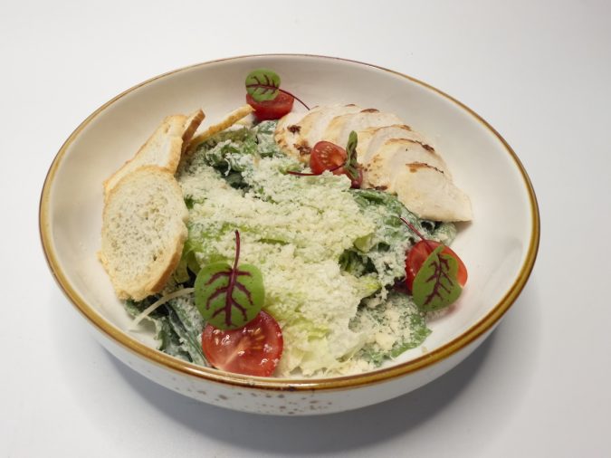 Цезарь с нежной куриной грудкой